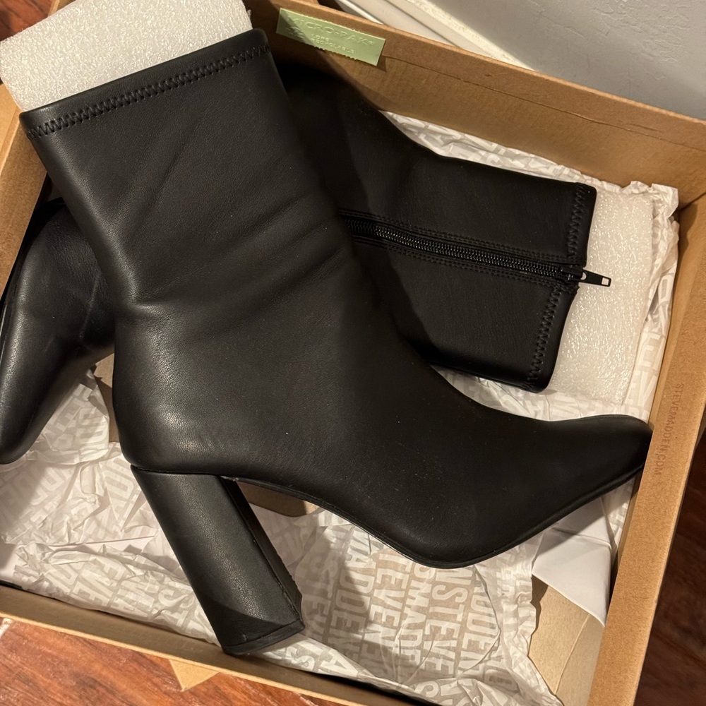 steve madden booties with box!